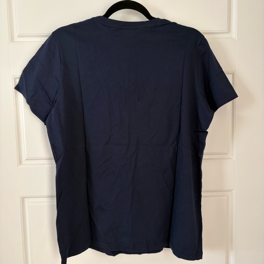 Lands' End Women's Deep Blue V-Neck Tee - Picture 2 of 6